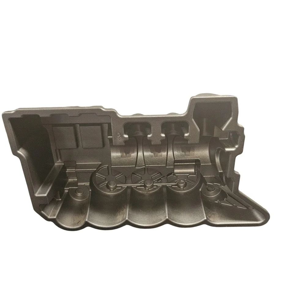 Nordic Ware Locomotive Pan Train Birthday‎ Cake Heavy Cast Aluminum Train